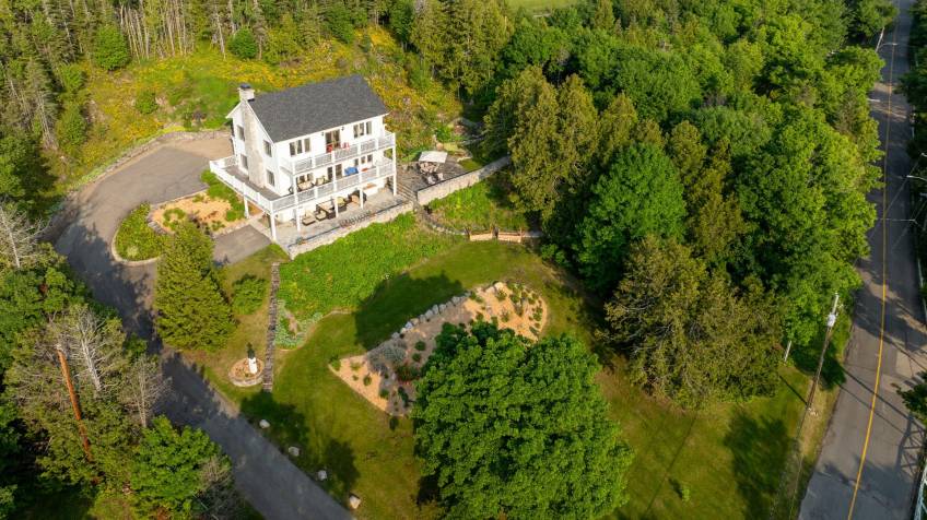 2 - House for sale, La Malbaie (Code - mb427, Charlevoix)