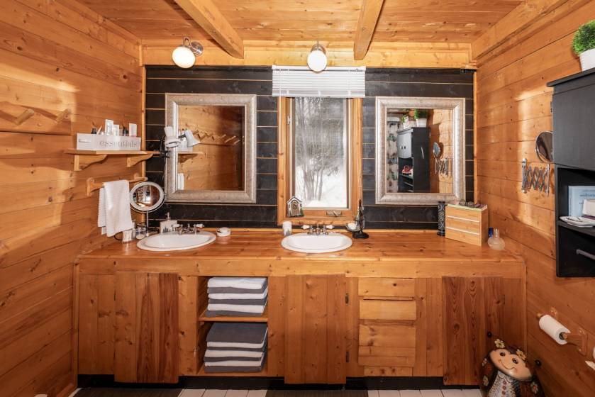 28 - Maison à vendre, Petite-Rivière-Saint-François (Code - pr844, Charlevoix)