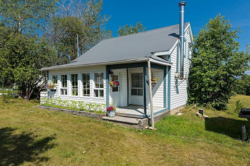 40 - Maison à vendre, Saint-Urbain (Code - su081, Charlevoix)