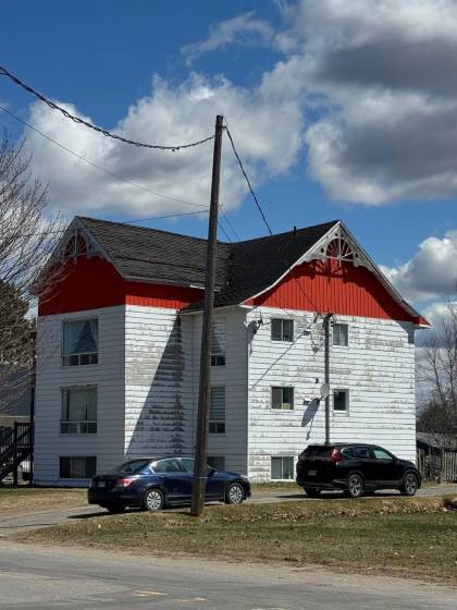 2 - Triplex à vendre, (Code - 001, )