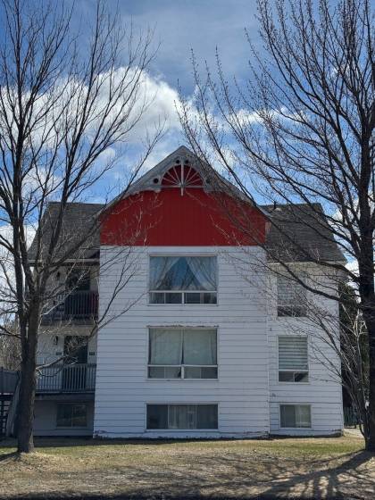 3 - Triplex à vendre, (Code - 001, )