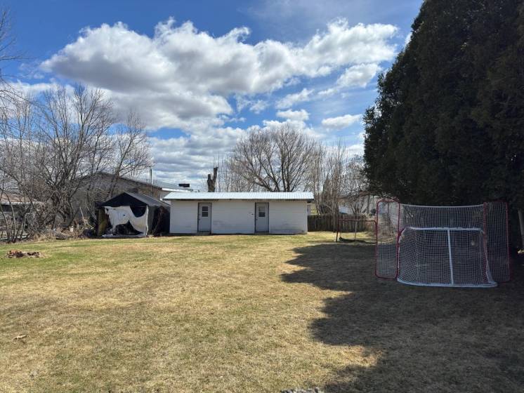 7 - Triplex à vendre, (Code - 001, )