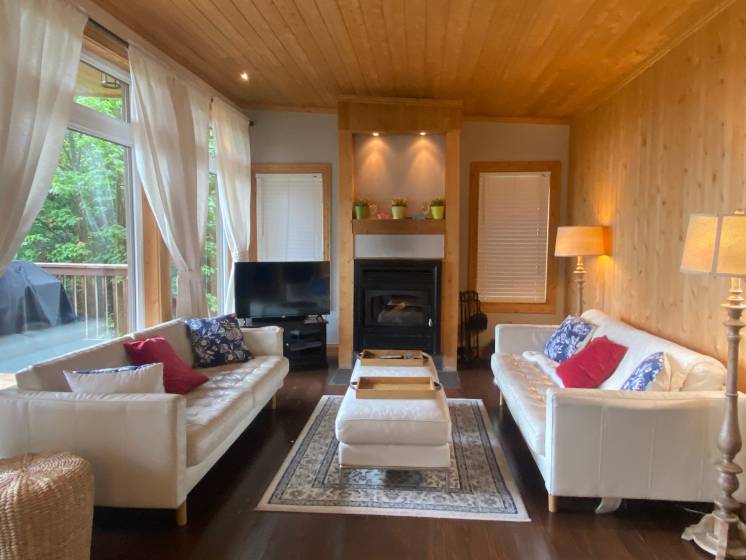 26 - Maison à vendre, Saint-Aimé-des-Lacs (Code - sal038, Charlevoix)