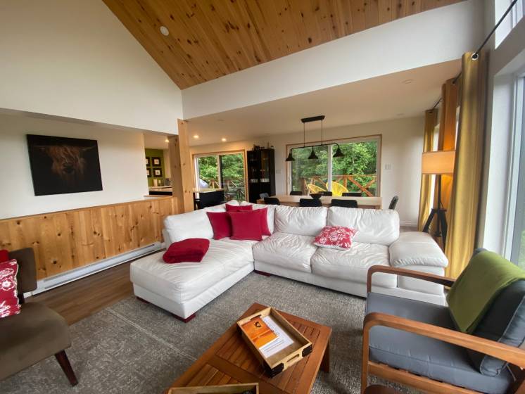 9 - Maison à vendre, Saint-Aimé-des-Lacs (Code - sal038, Charlevoix)