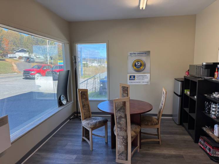 9 - Bâtiment commercial à vendre, Saint-Ferréol-les-Neiges (Code - sfn011, Charlevoix)