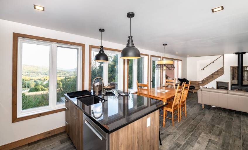 15 - Maison à vendre, Saint-Urbain (Code - su085, Charlevoix)