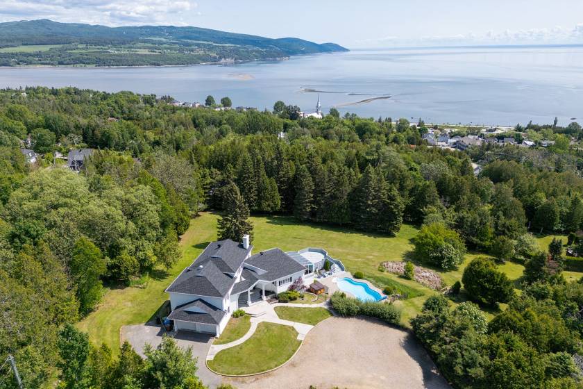 33 - Maison à vendre, La Malbaie (Code - mb411, Charlevoix)