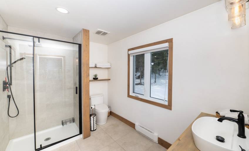 13 - Maison à vendre, Saint-Urbain (Code - su087, Charlevoix)