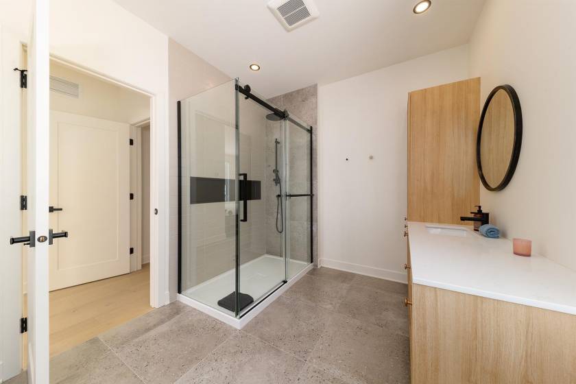 18 - House for sale, Petite-Rivière-Saint-François (Code - pr807, Charlevoix)